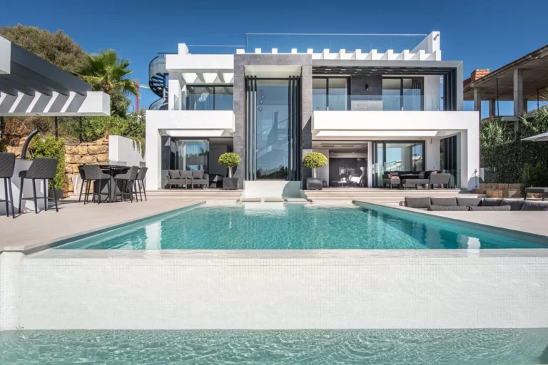 R5155951 | Detached Villa in Estepona – € 2,695,000 – 6 beds, 5 baths