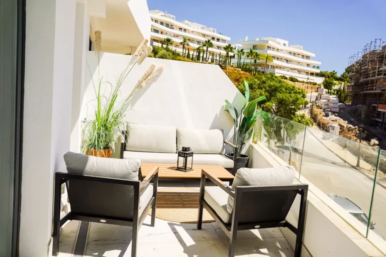 R4810156 | Middle Floor Apartment in Estepona – € 480,000 – 3 beds, 2 baths