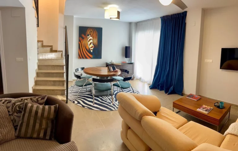 R5168581 | Semi-Detached House in Manilva – € 420,000 – 3 beds, 3 baths