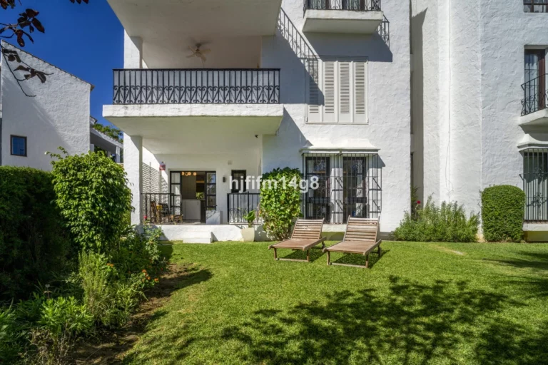 R5171074 | Ground Floor Apartment in Nueva Andalucía – € 630,000 – 3 beds, 2 baths