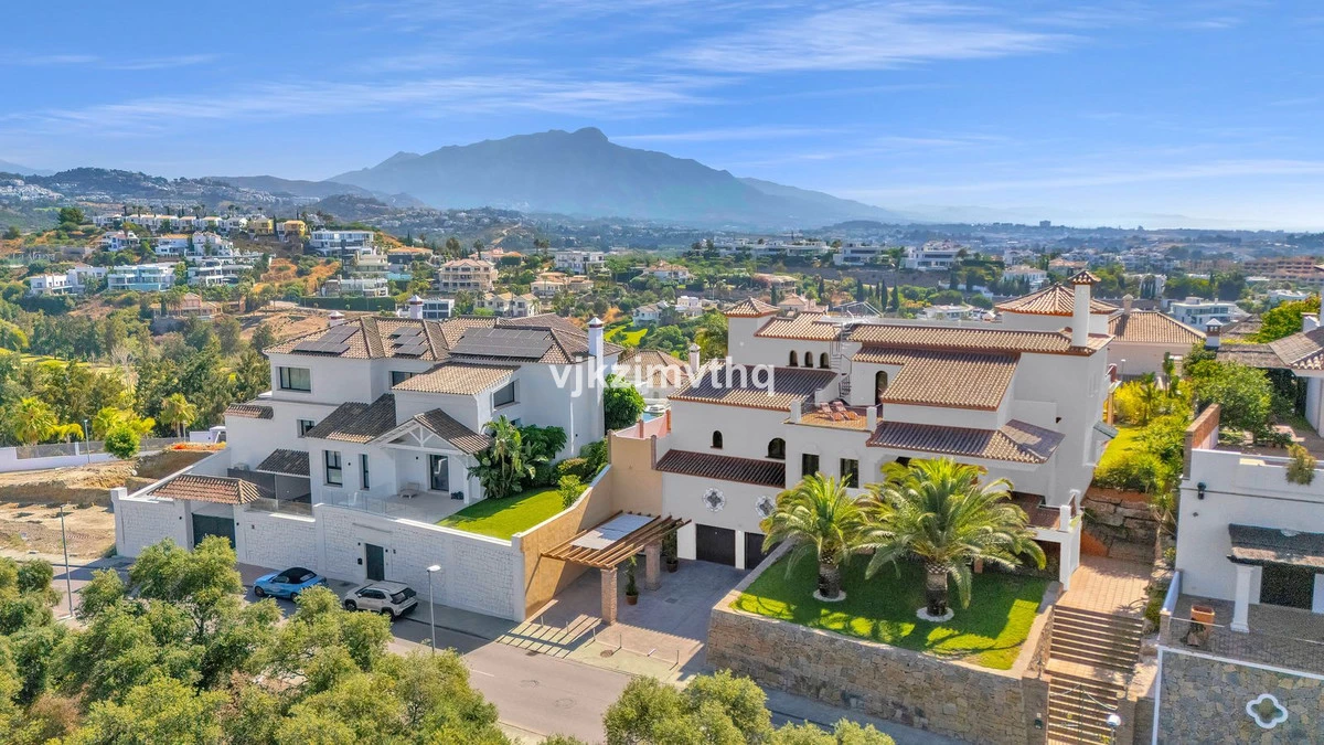 2-5bd7b9d04b45e33852eaf0ec6670150d