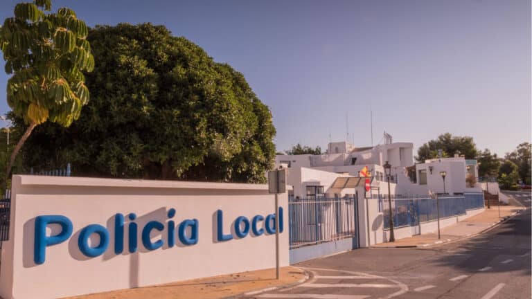 The City Council will decorate the president of the Provincial Consortium of Firefighters, the Royal Cavalry of Ronda and police commanders on the Local Police Day