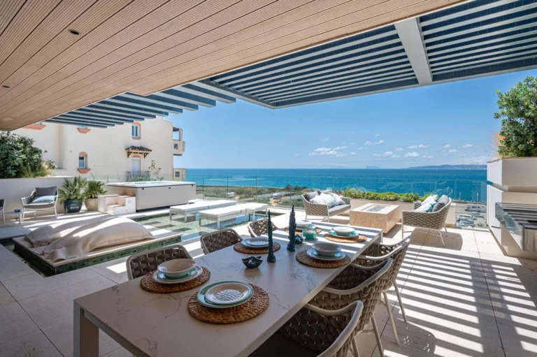 R4988254 | Middle Floor Apartment in Estepona – € 2,395,000 – 2 beds, 2 baths