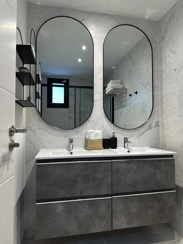 8-e64a9055bba3e77ac8aca3b893cdf826