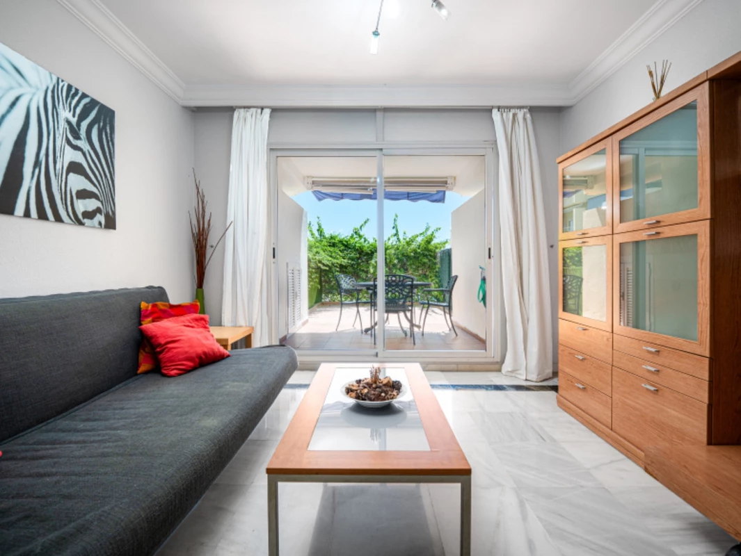 2-5bd7b9d04b45e33852eaf0ec6670150d