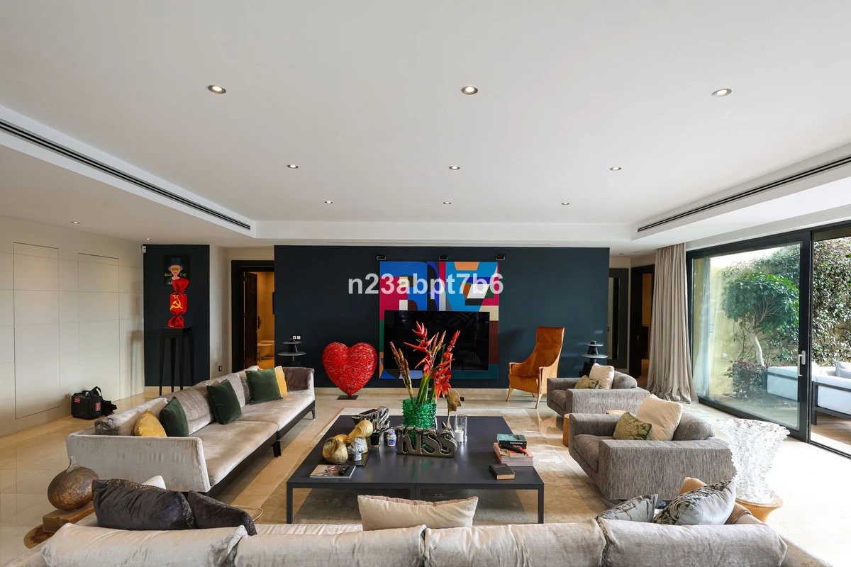 2-5bd7b9d04b45e33852eaf0ec6670150d