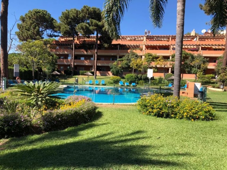 R5145922 | Ground Floor Apartment in Elviria – € 425,000 – 2 beds, 2 baths