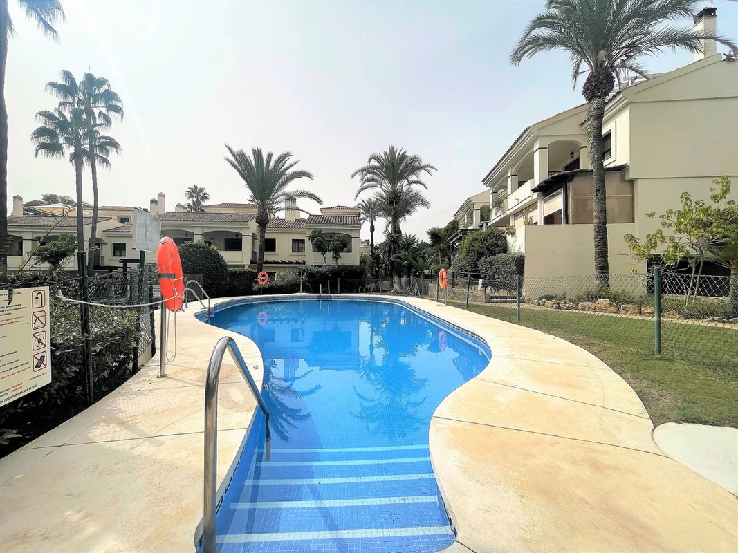 2-5bd7b9d04b45e33852eaf0ec6670150d