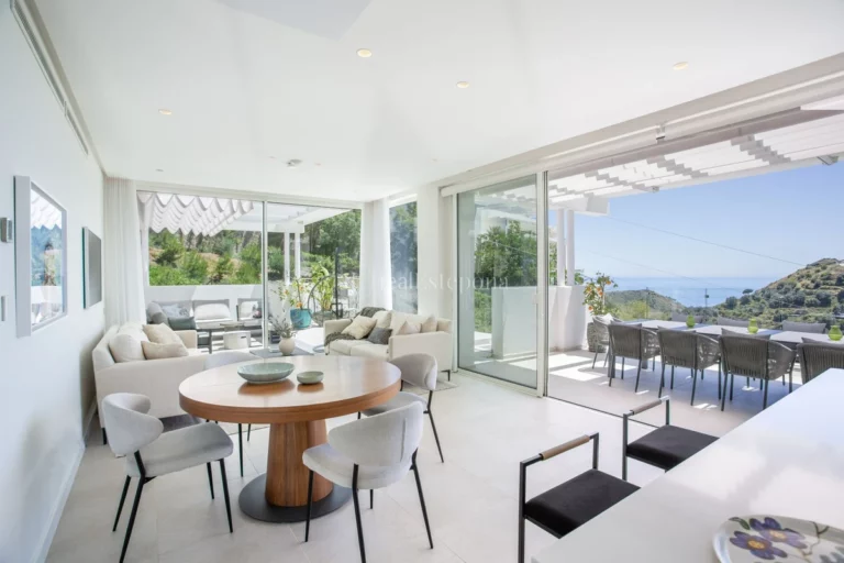 NEWPH8653 | Penthouse in Marbella – € 1,050,000 – 3 beds, 2 baths