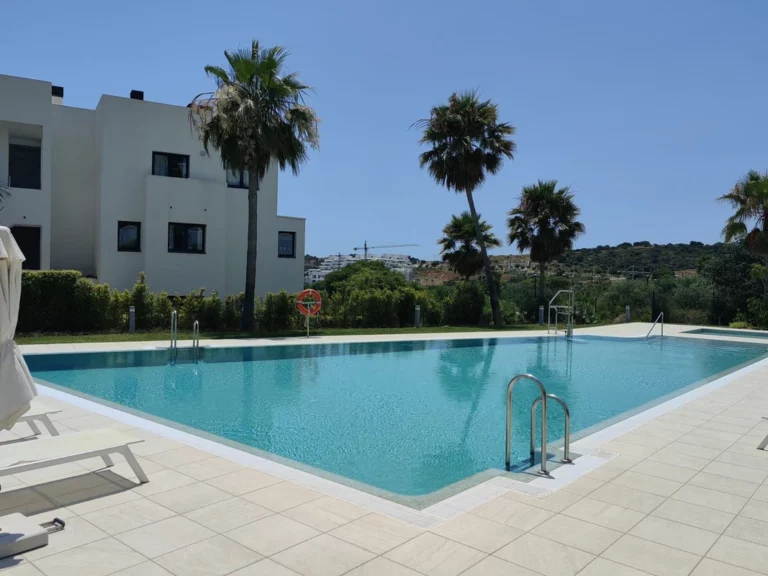 R5111299 | Middle Floor Apartment in Estepona – € 485,000 – 3 beds, 2 baths