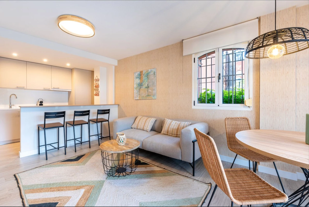 7-aa4cc561180b369757c0bb4af9886cd3