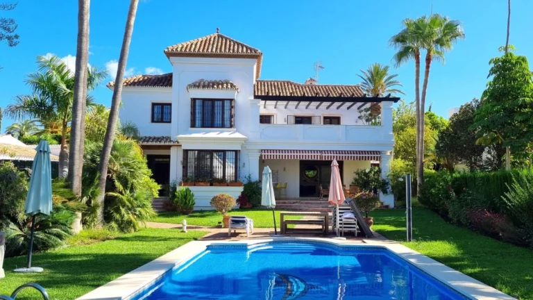 R5173849 | Detached Villa in El Rosario – € 2,900,000 – 7 beds, 5.5 baths