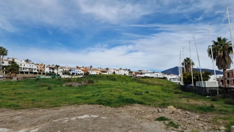 R4252657 | Residential Plot in Estepona – € 6,970,000 – 0 beds, 0 baths