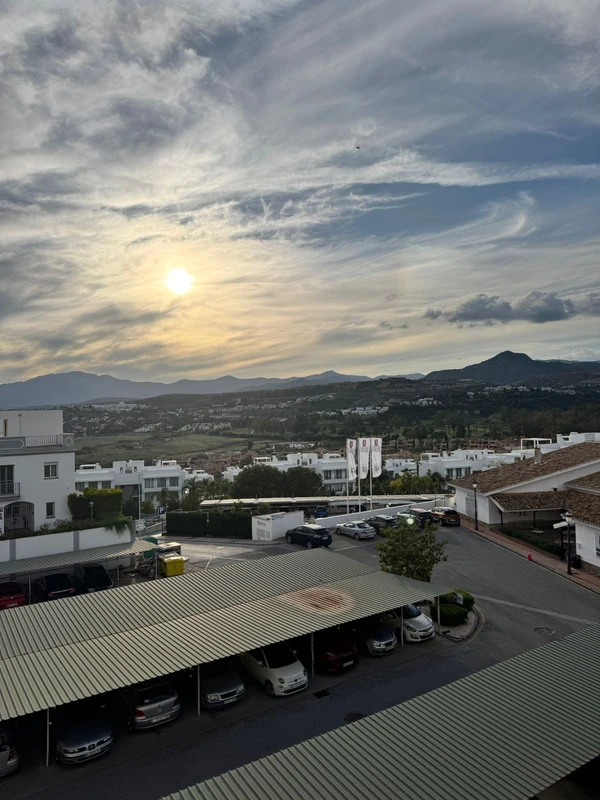 R5177929 | Middle Floor Apartment in Estepona – € 289,000 – 2 beds, 2 baths