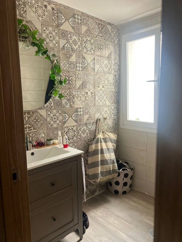 8-e64a9055bba3e77ac8aca3b893cdf826