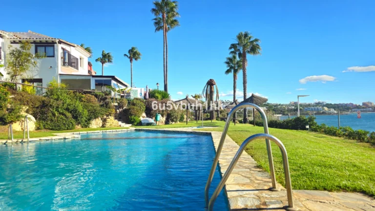 R5022052 | Townhouse in Estepona – € 469,000 – 2 beds, 2 baths