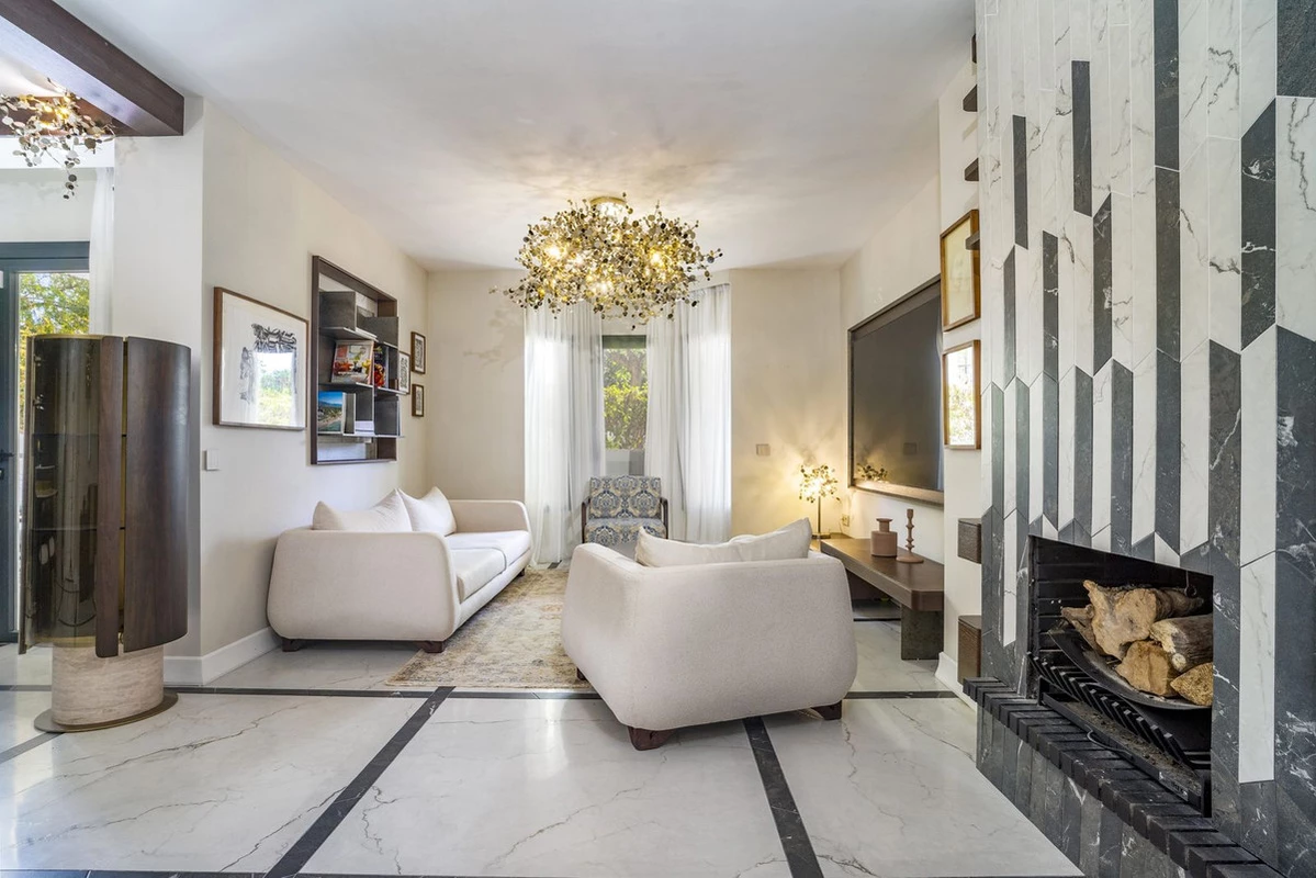 8-e64a9055bba3e77ac8aca3b893cdf826