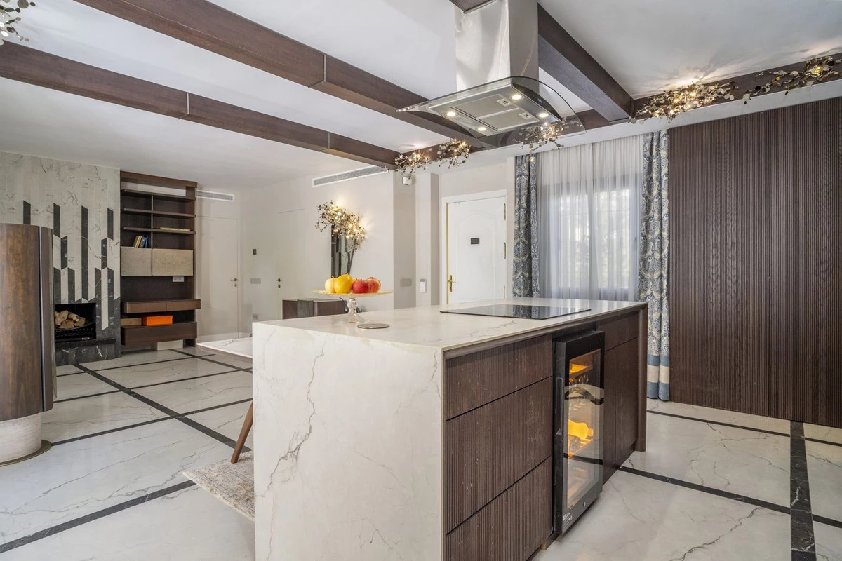 7-aa4cc561180b369757c0bb4af9886cd3