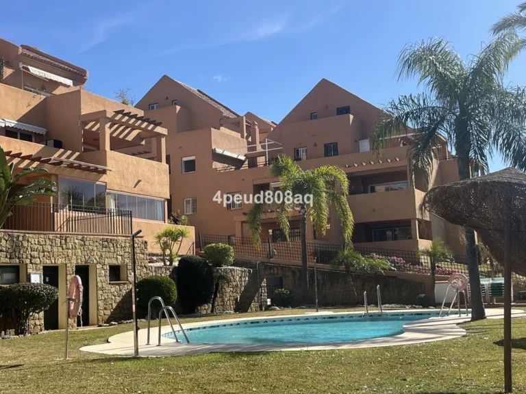 R4990486 | Middle Floor Apartment in Elviria – € 318,000 – 1 beds, 1 baths
