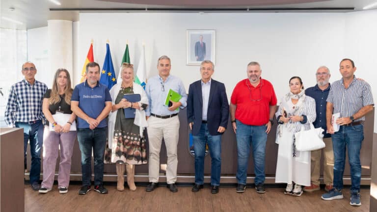 The City Council unanimously approves the Job List for labor personnel.