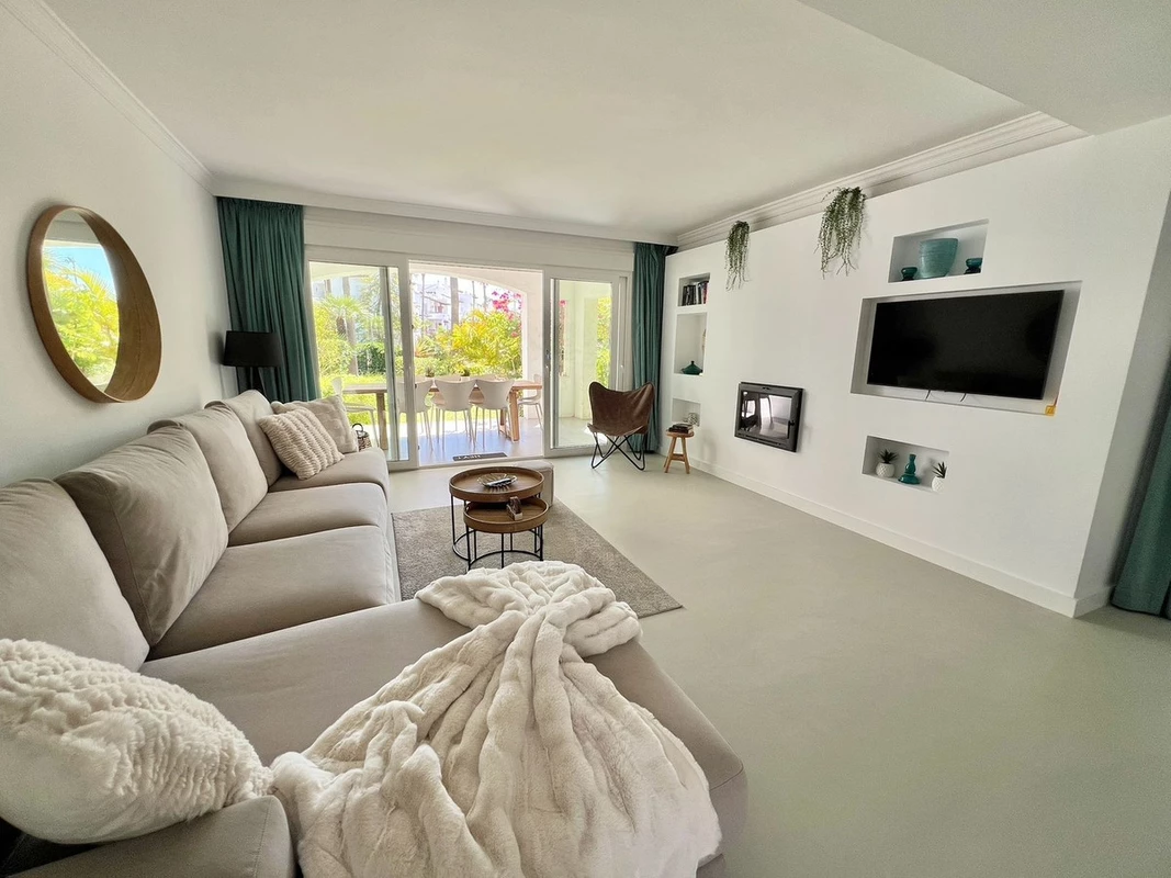 2-5bd7b9d04b45e33852eaf0ec6670150d