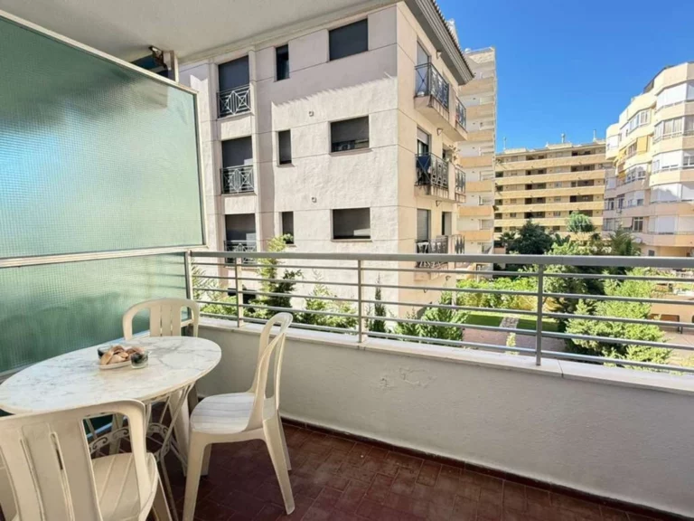 R5204731 | Middle Floor Studio in Marbella – € 260,000 – 0 beds, 1 baths