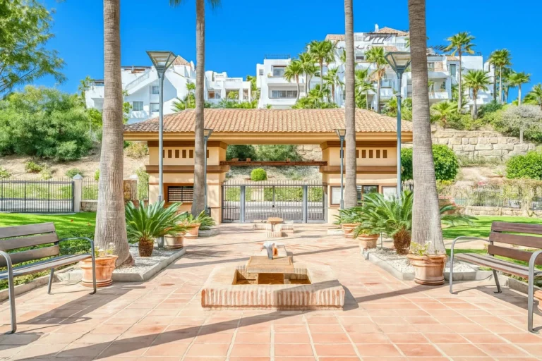 R5049574 | Ground Floor Apartment in Benahavís – € 450,000 – 2 beds, 2 baths