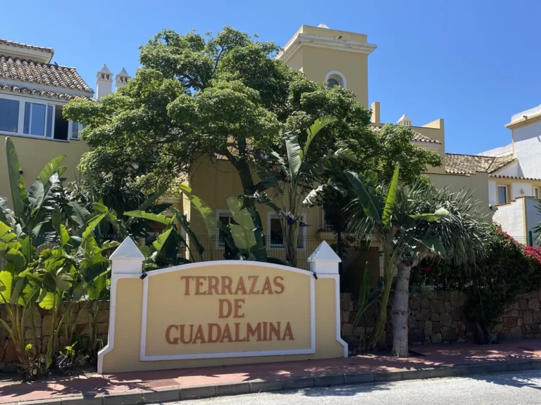 R5131471 | Middle Floor Apartment in Guadalmina Alta – € 590,000 – 3 beds, 2 baths