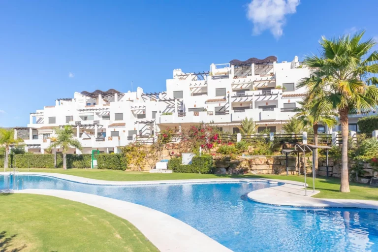 R5198716 | Penthouse in Estepona – € 480,000 – 2 beds, 2 baths