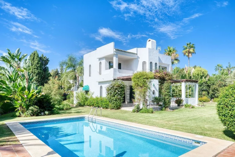 R5179537 | Detached Villa in Nueva Andalucía – € 2,295,000 – 4 beds, 3 baths