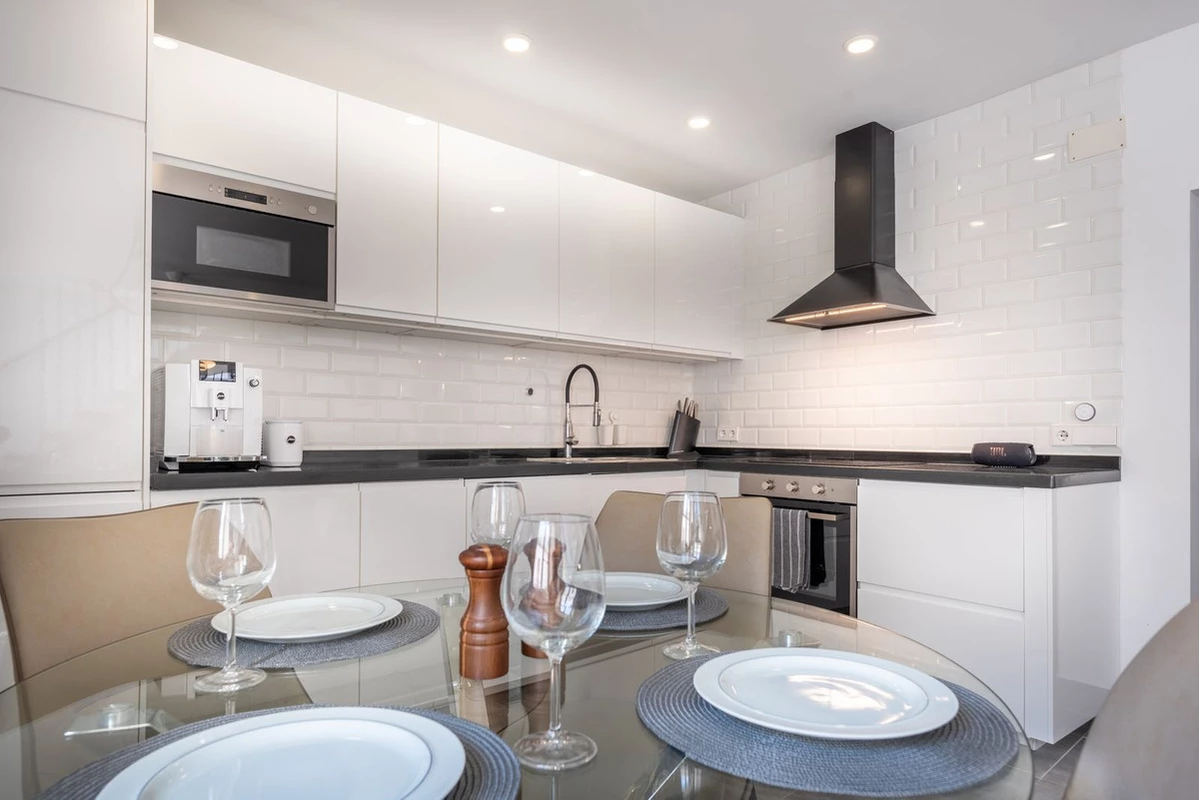 8-e64a9055bba3e77ac8aca3b893cdf826