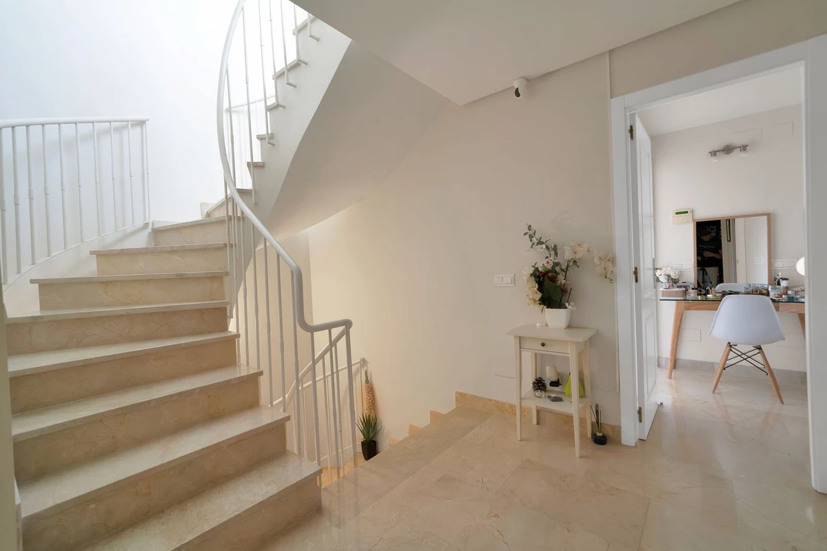 7-aa4cc561180b369757c0bb4af9886cd3