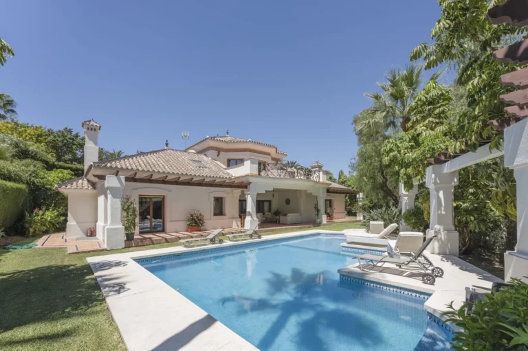 R4357525 | Detached Villa in Nueva Andalucía – € 4,500,000 – 6 beds, 6 baths