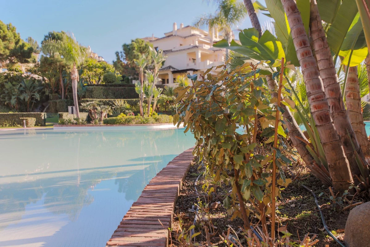 9-467d0cee5b725f3ef65f102a0c2e69c0