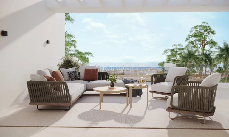 LC002 | Penthouse in Estepona – € 1,315,000 – 3 beds, 2 baths