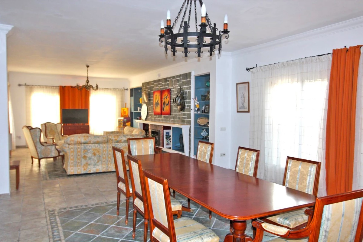 7-aa4cc561180b369757c0bb4af9886cd3