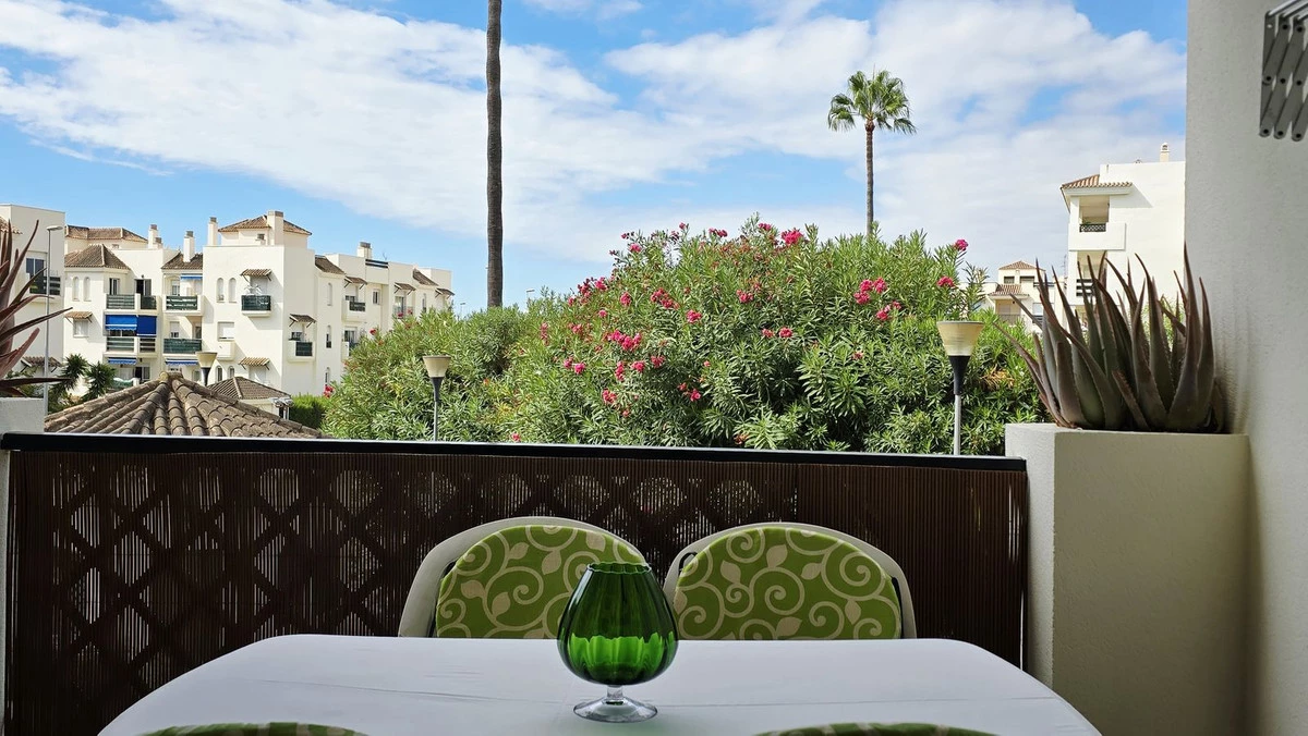 8-e64a9055bba3e77ac8aca3b893cdf826