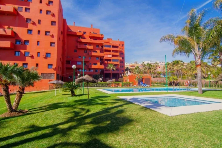 R5203042 | Middle Floor Apartment in Estepona – € 320,000 – 1 beds, 1 baths