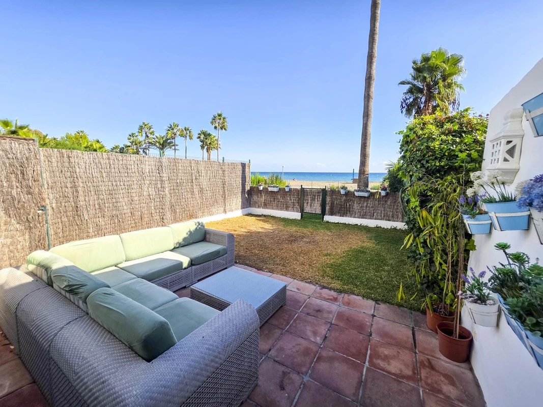 2-5bd7b9d04b45e33852eaf0ec6670150d