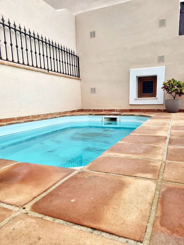 2-5bd7b9d04b45e33852eaf0ec6670150d