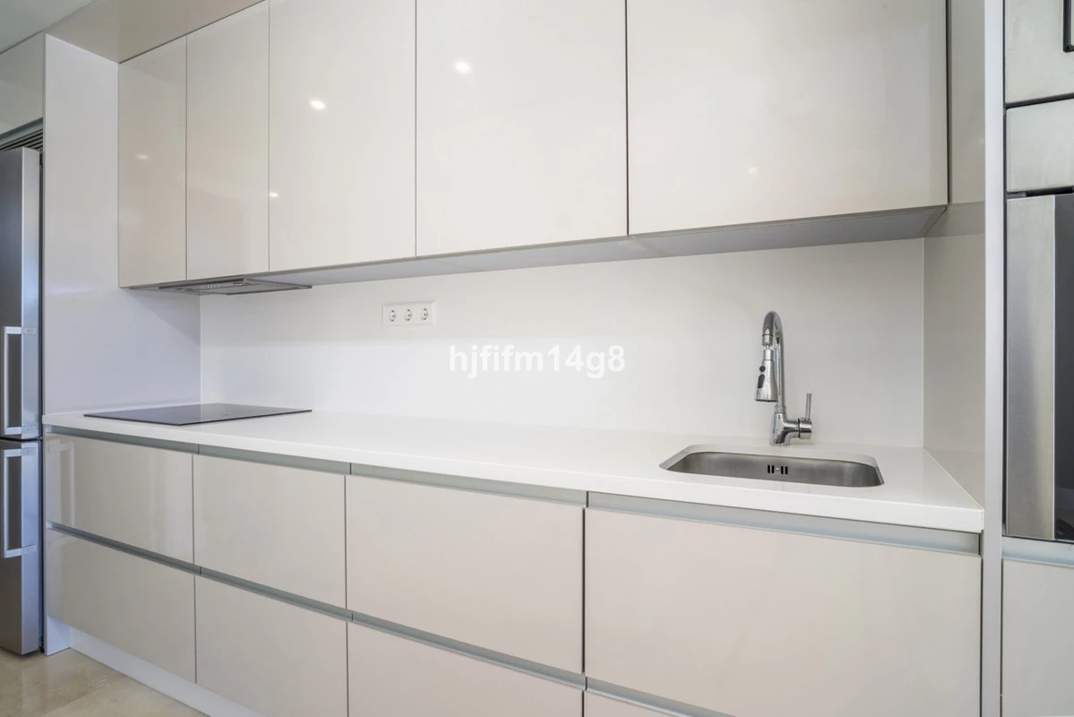 8-e64a9055bba3e77ac8aca3b893cdf826