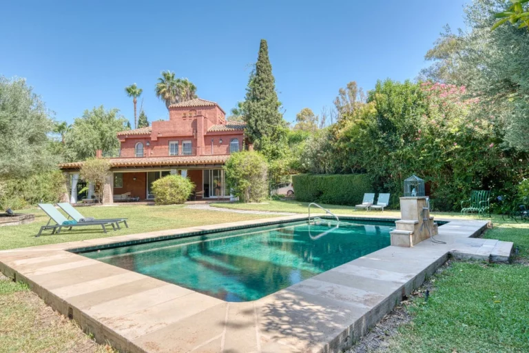 R5130685 | Detached Villa in Nueva Andalucía – € 3,070,000 – 6 beds, 6 baths