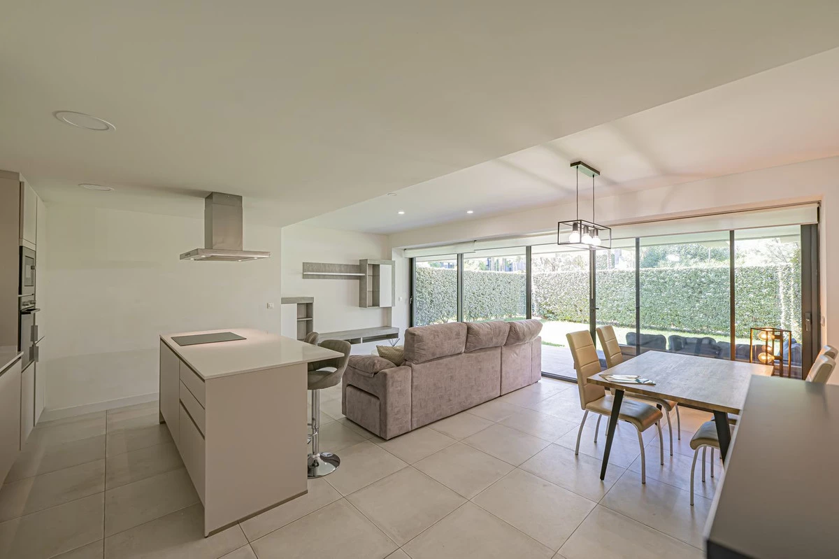 2-5bd7b9d04b45e33852eaf0ec6670150d