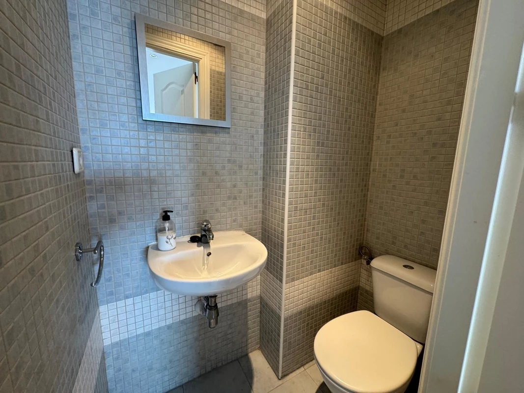 8-e64a9055bba3e77ac8aca3b893cdf826