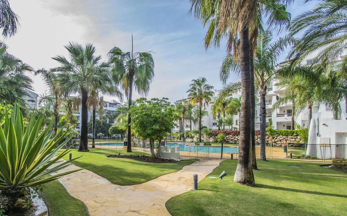 2-5bd7b9d04b45e33852eaf0ec6670150d