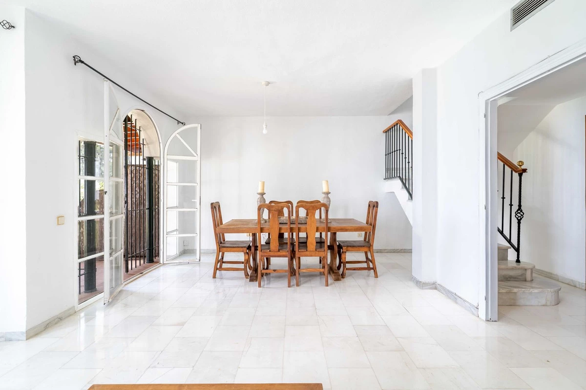 8-e64a9055bba3e77ac8aca3b893cdf826