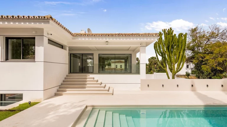 R5187955 | Detached Villa in Guadalmina Alta – € 3,250,000 – 6 beds, 7 baths