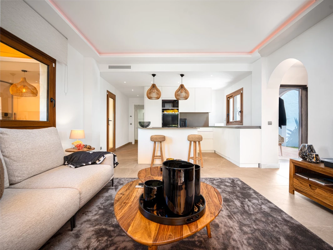 2-5bd7b9d04b45e33852eaf0ec6670150d