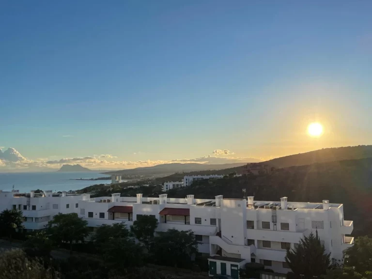 R5166427 | Townhouse in Manilva – € 495,000 – 4 beds, 3 baths