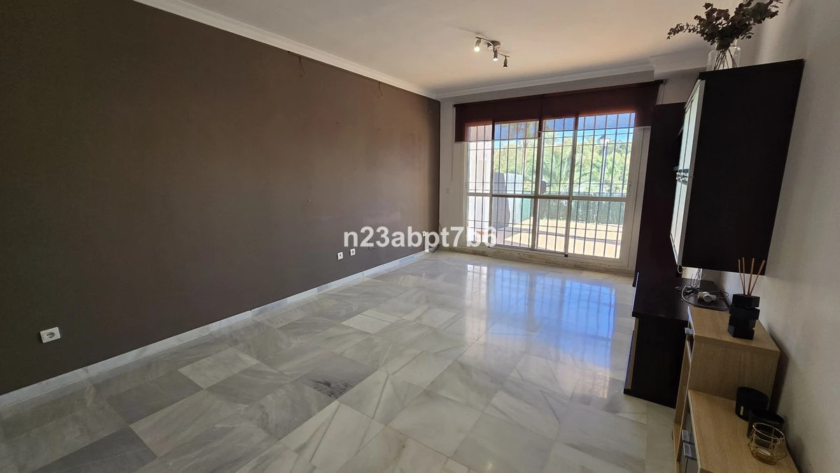 2-5bd7b9d04b45e33852eaf0ec6670150d